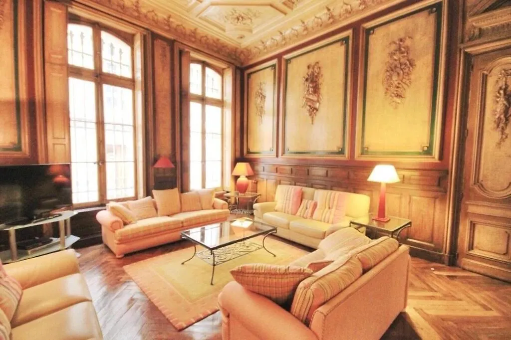 L Orangerie Spacieux Appartement Deluxe Dans Le Centre Historique Avignon Apartment